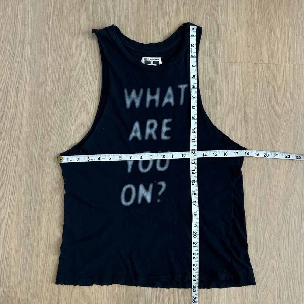 Petals And Peacocks What Are You On? Distressed Muscle Tank Top XS - Picture 3 of 6